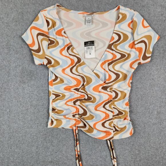 NWT Rue21 Top Size Medium Zig Zag Print V Neck Faux Wrap - Picture 5 of 13